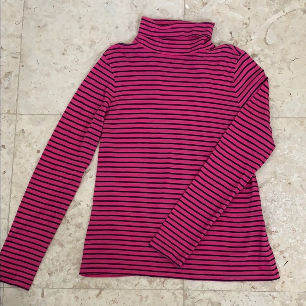 Vineyard vines tissue turtle neck Tee size medium